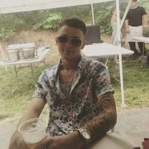 Meet your Posher, Derek